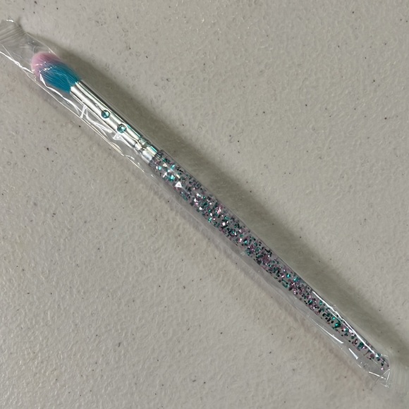 6 Piece Make Up Bundle (Brand New/Sealed) - Picture 6 of 8